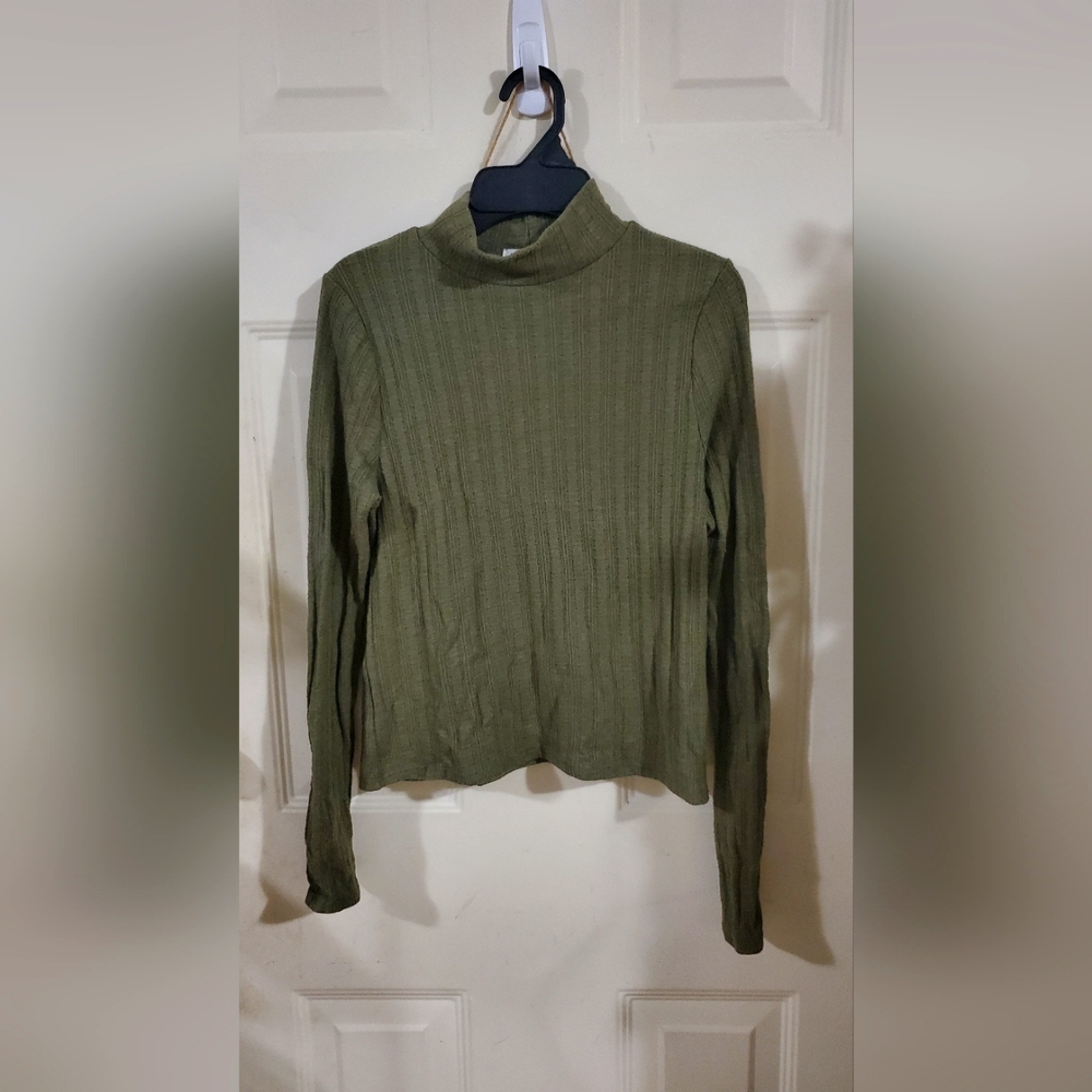 Sweater- turtle neck